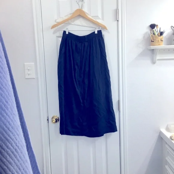Like Celina Sezane skirt - Picture 3 of 4